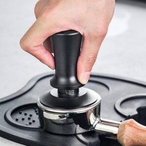 What are the benefits of using a spring loaded coffee tamper ?插图